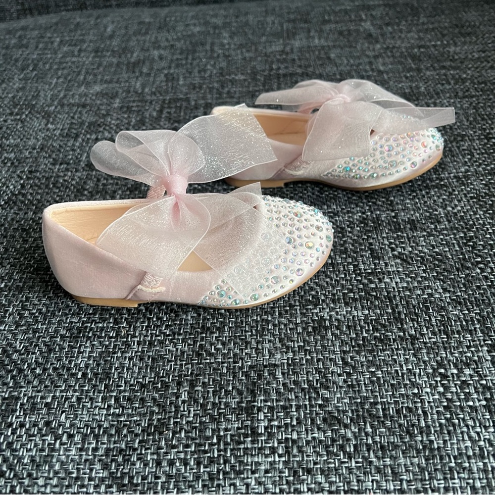 NWOT Kailee P. Dusty Pink Satin Mary Jane Flats with Rhinestones Size 7